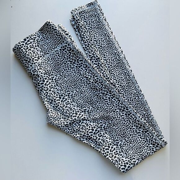 EUC Victoria’s Secret animal print ANGEL leggings. - Picture 1 of 3